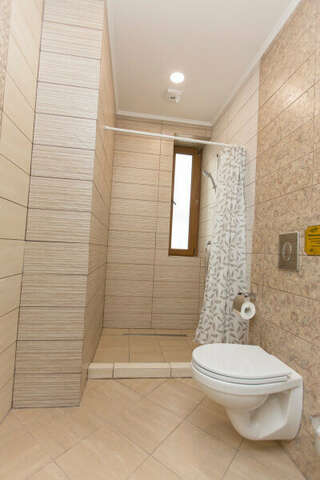 Отель Чайка Геленджик Трехместный номер с балконом-2